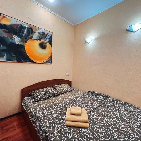 Apartment Near Metro Station Darnitsa Kiev Exteriör bild